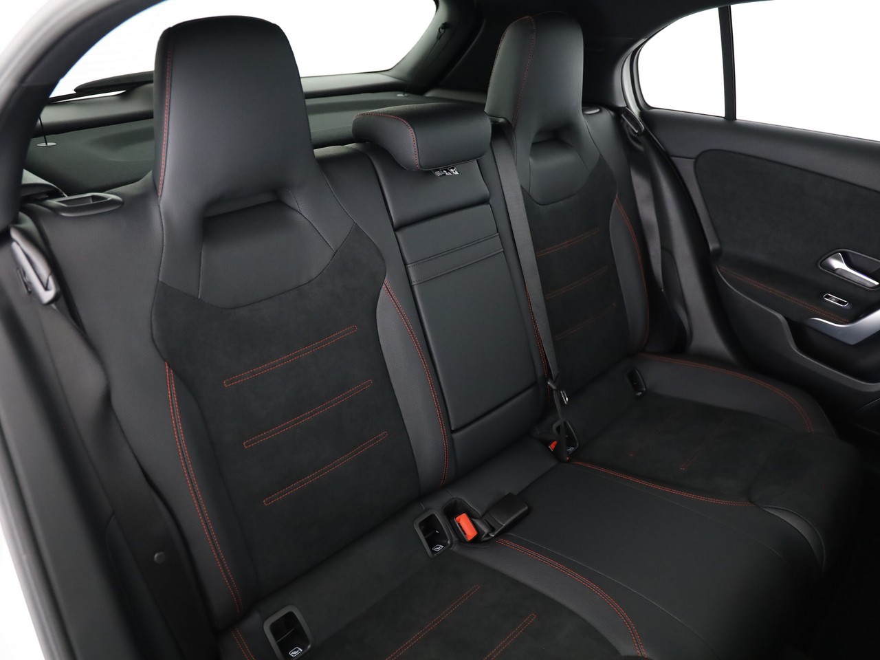 MERCEDES-BENZ A 250 4Matic 8G-DCT-image-14