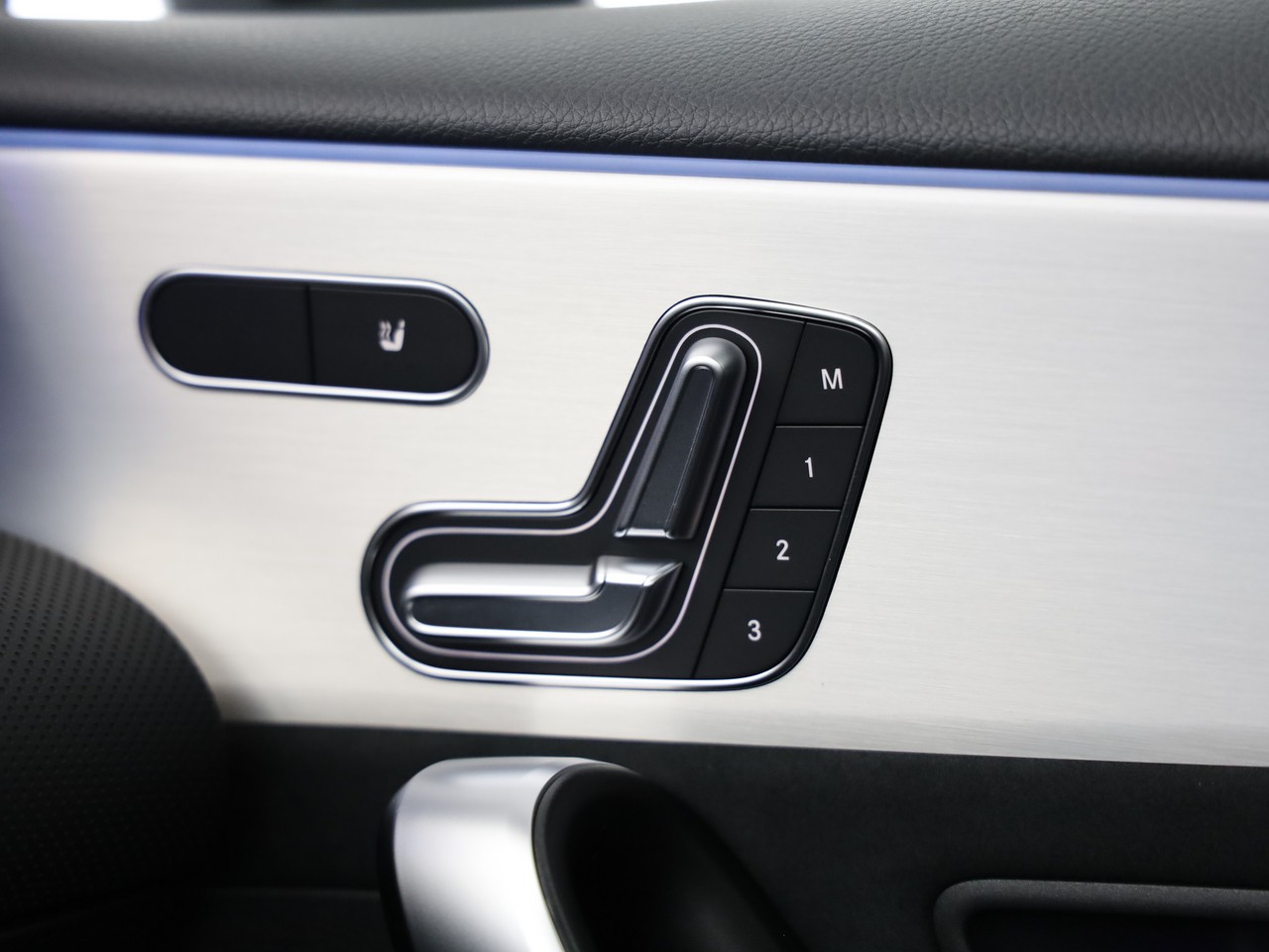 MERCEDES-BENZ A 250 4Matic 8G-DCT-image-17