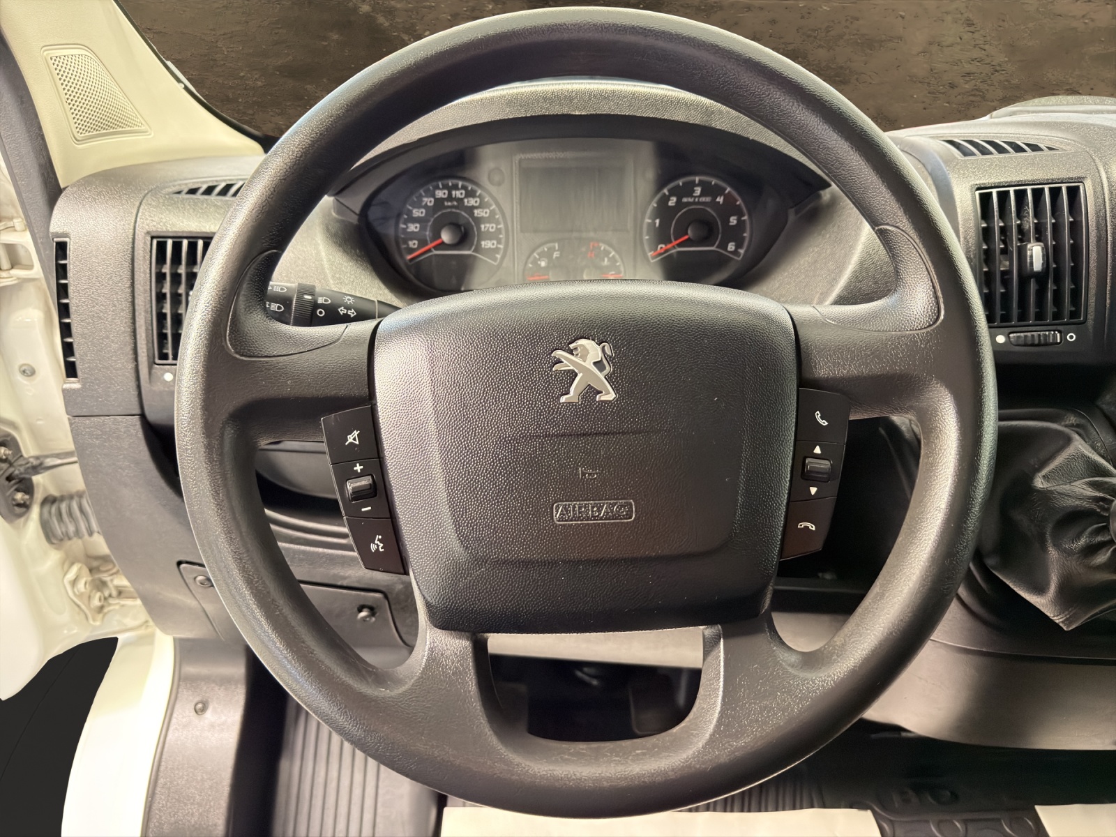 PEUGEOT PEUGEOT Boxer 2.0 HDI 335 Active L2H2 *3-Sitzer*-image-6