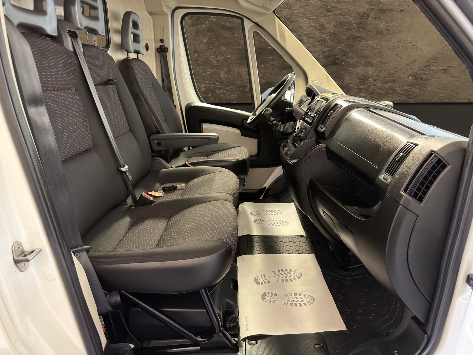 PEUGEOT PEUGEOT Boxer 2.0 HDI 335 Active L2H2 *3-Sitzer*-image-10
