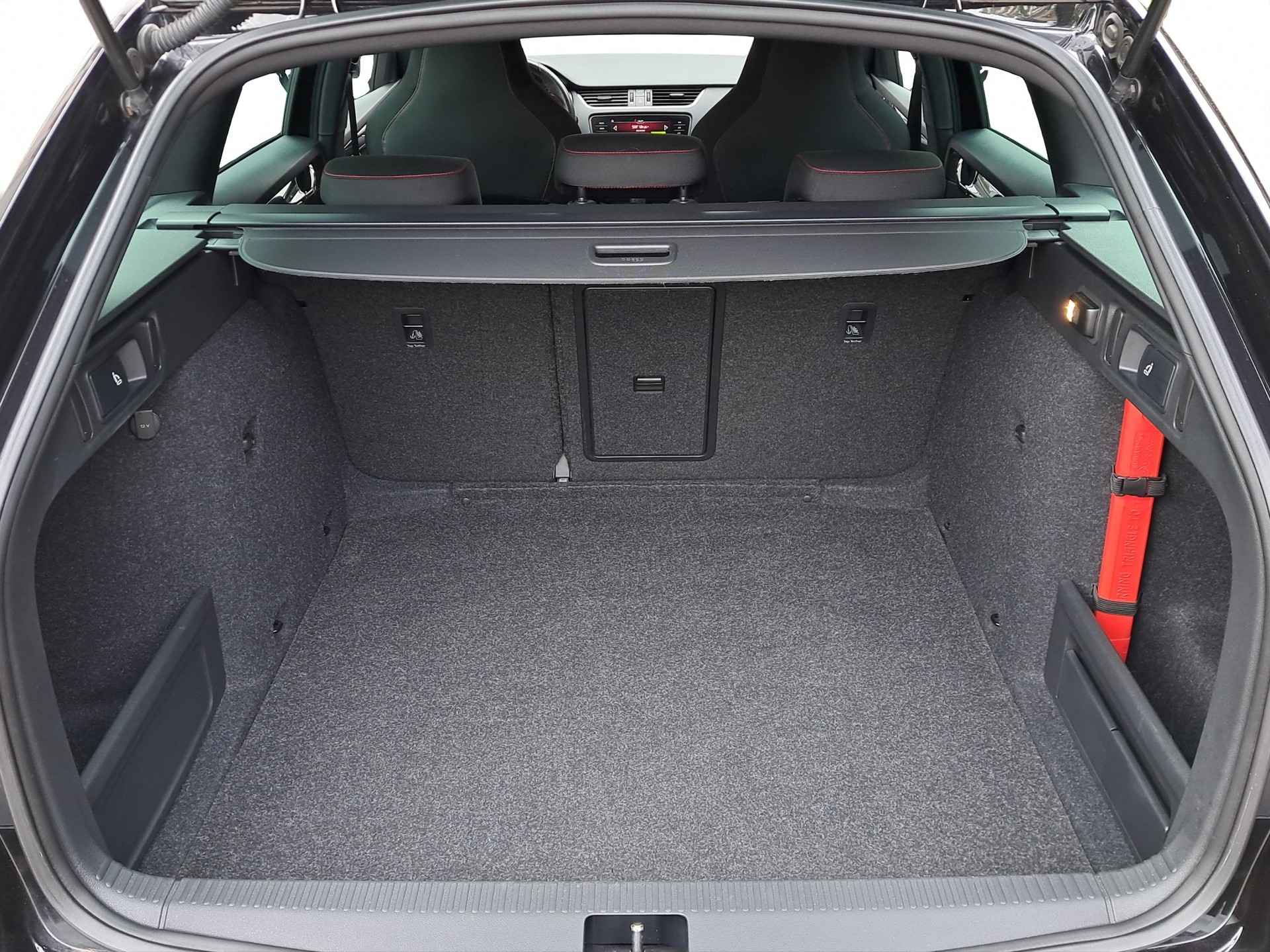 SKODA Octavia Combi 2.0 TSI RS DSG-image-12
