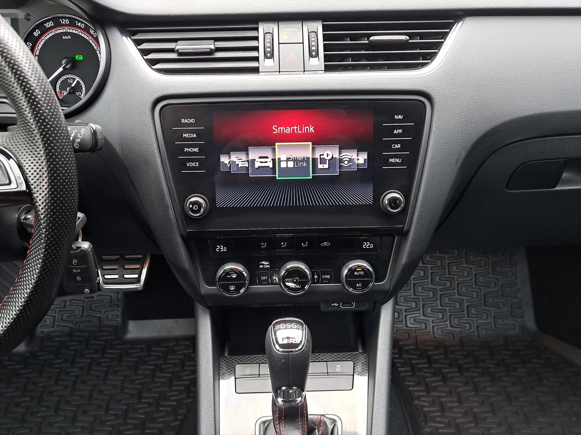 SKODA Octavia Combi 2.0 TSI RS DSG-image-10