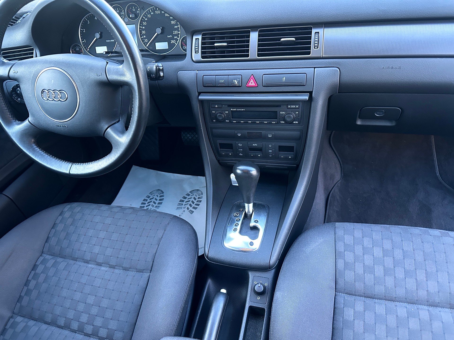 AUDI A6 Avant 2.4-image-13