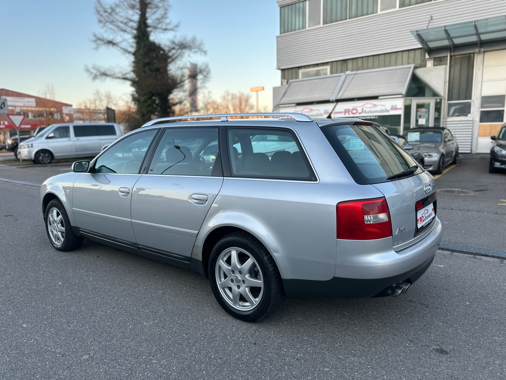 AUDI A6 Avant 2.4-image-6