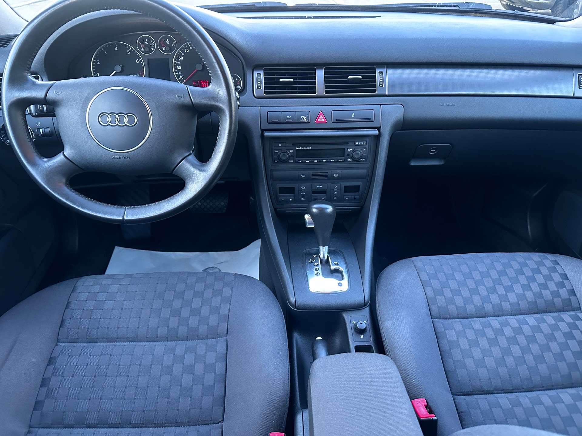 AUDI A6 Avant 2.4-image-9