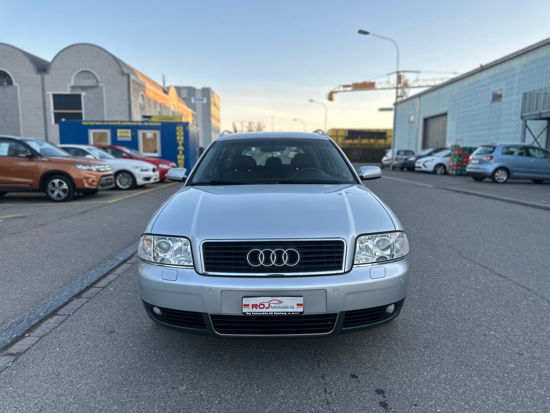 AUDI A6 Avant 2.4-showroom-element-2