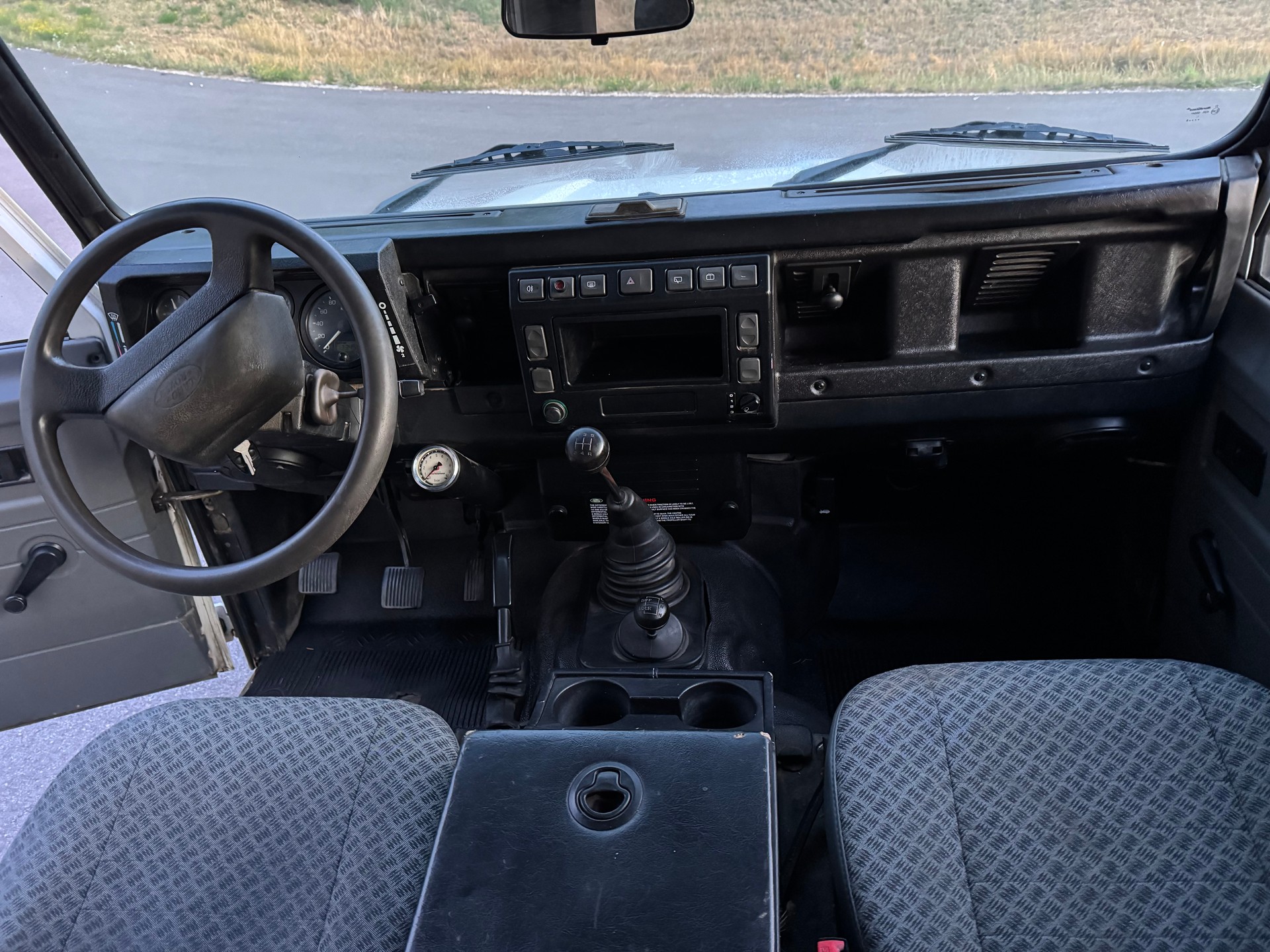 LAND ROVER Defender 90 SW 2.5 Td5-image-10