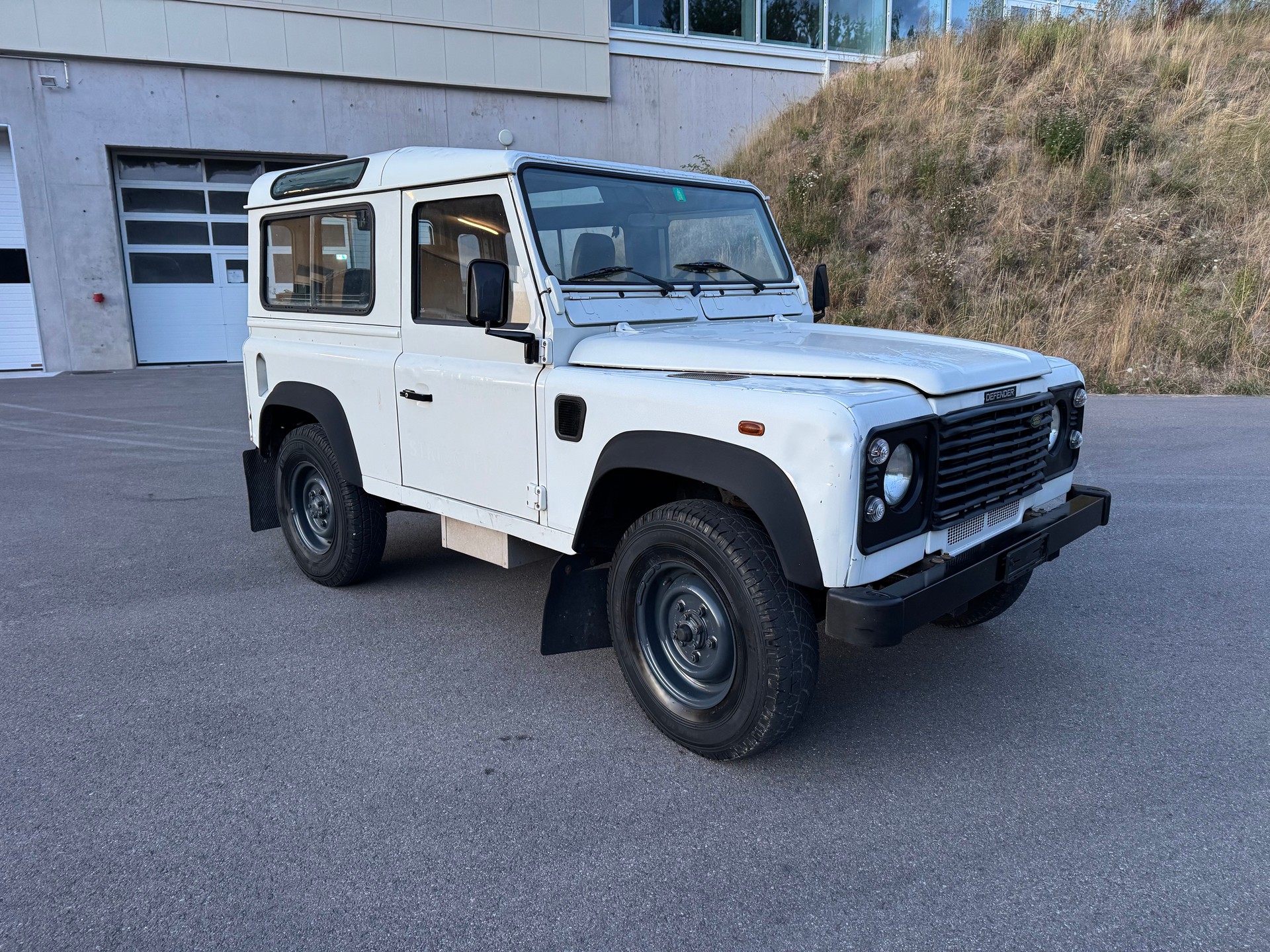 LAND ROVER Defender 90 SW 2.5 Td5-image-6