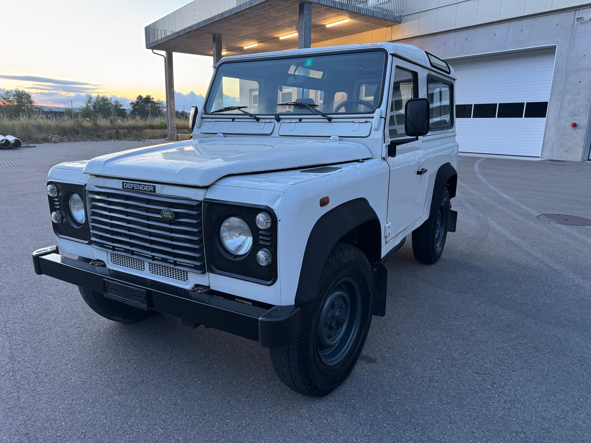 LAND ROVER Defender 90 SW 2.5 Td5-image-0