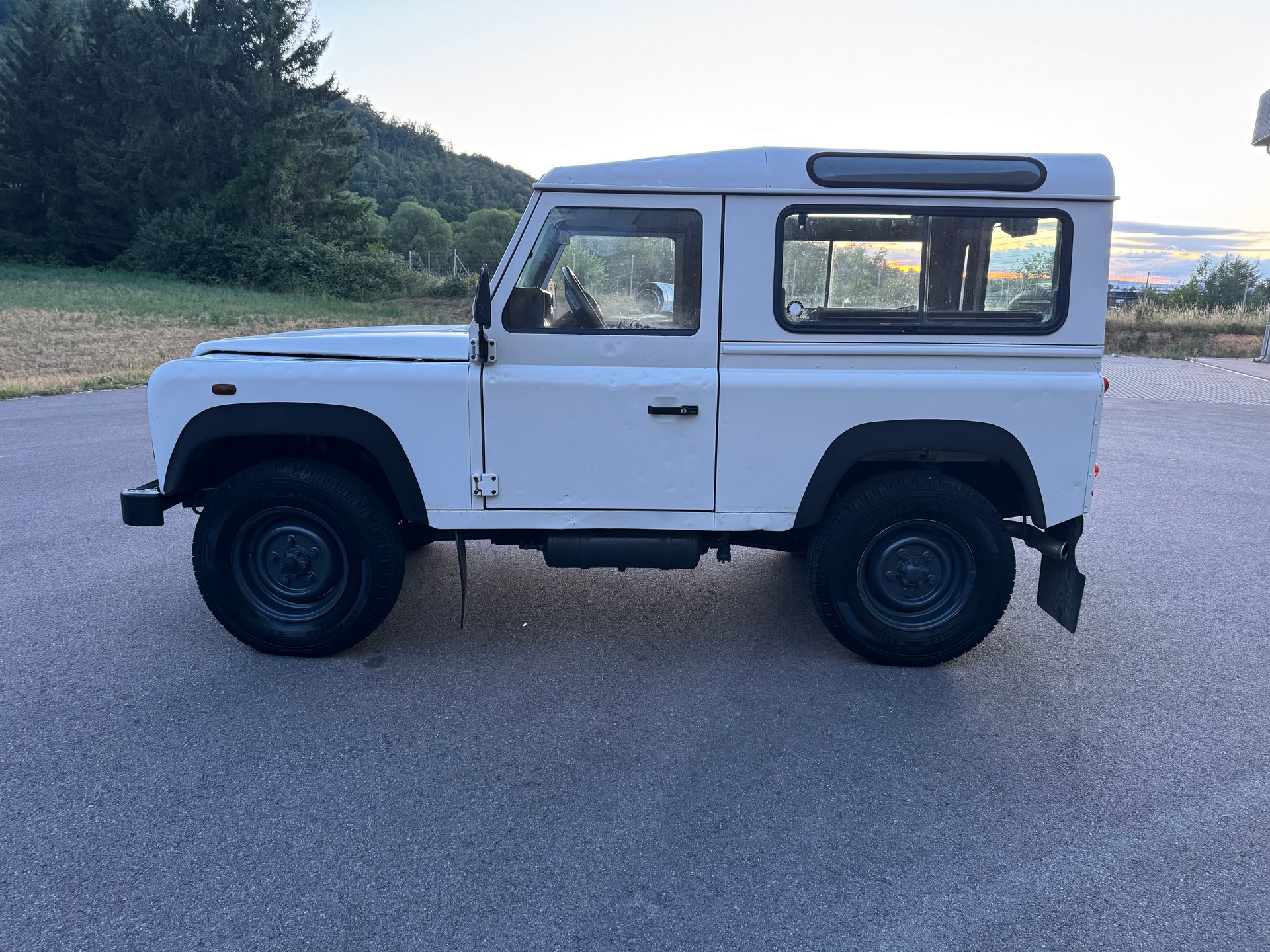 LAND ROVER Defender 90 SW 2.5 Td5-image-1