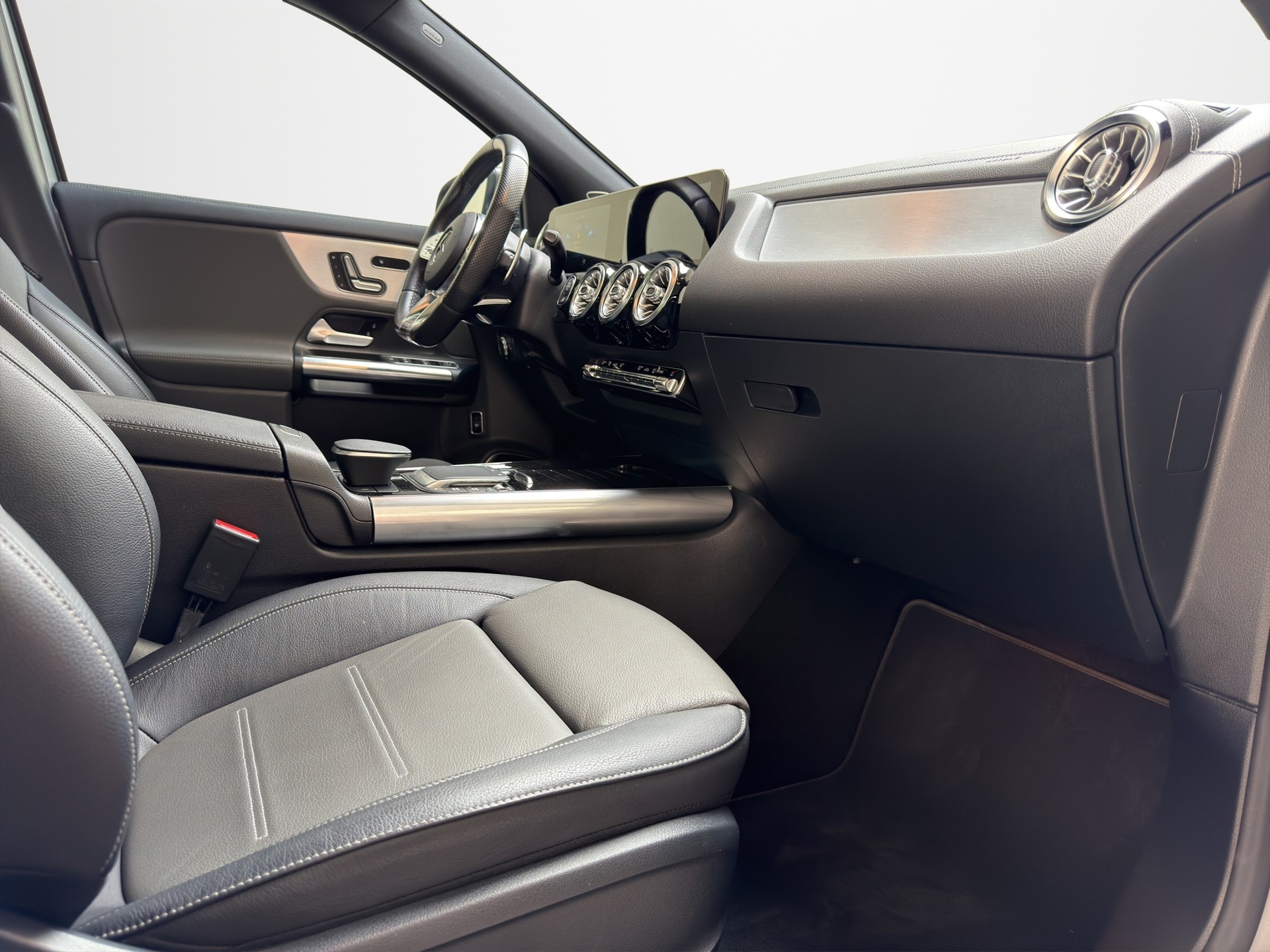 MERCEDES-BENZ GLA 35 AMG 4Matic 8G-Speedshift DCT-image-11