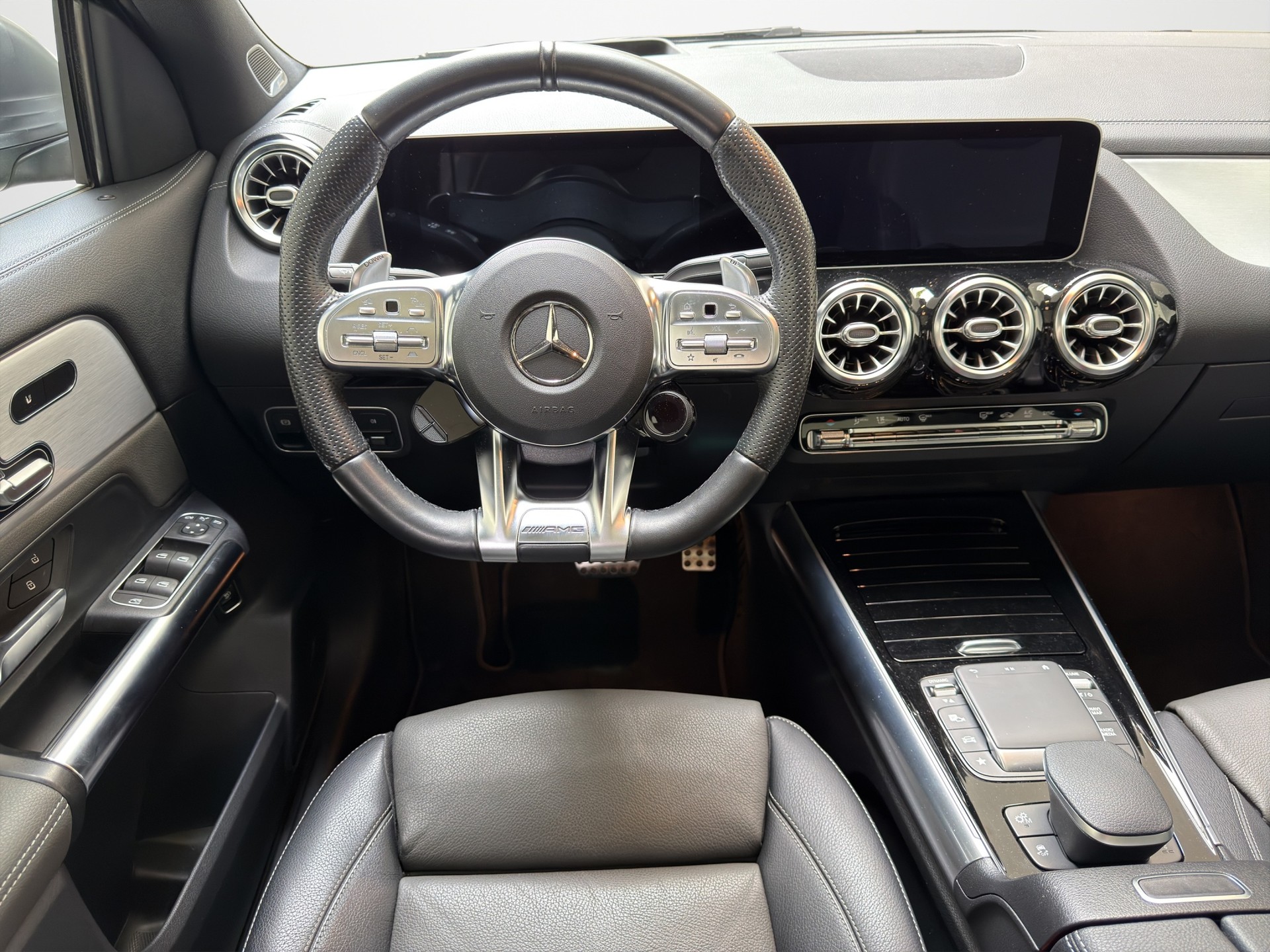 MERCEDES-BENZ GLA 35 AMG 4Matic 8G-Speedshift DCT-image-9