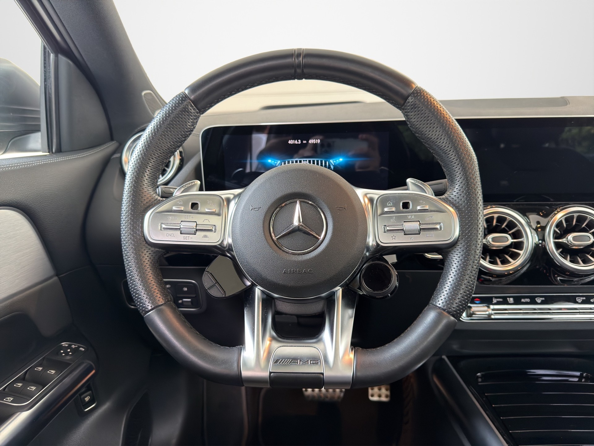 MERCEDES-BENZ GLA 35 AMG 4Matic 8G-Speedshift DCT-image-10