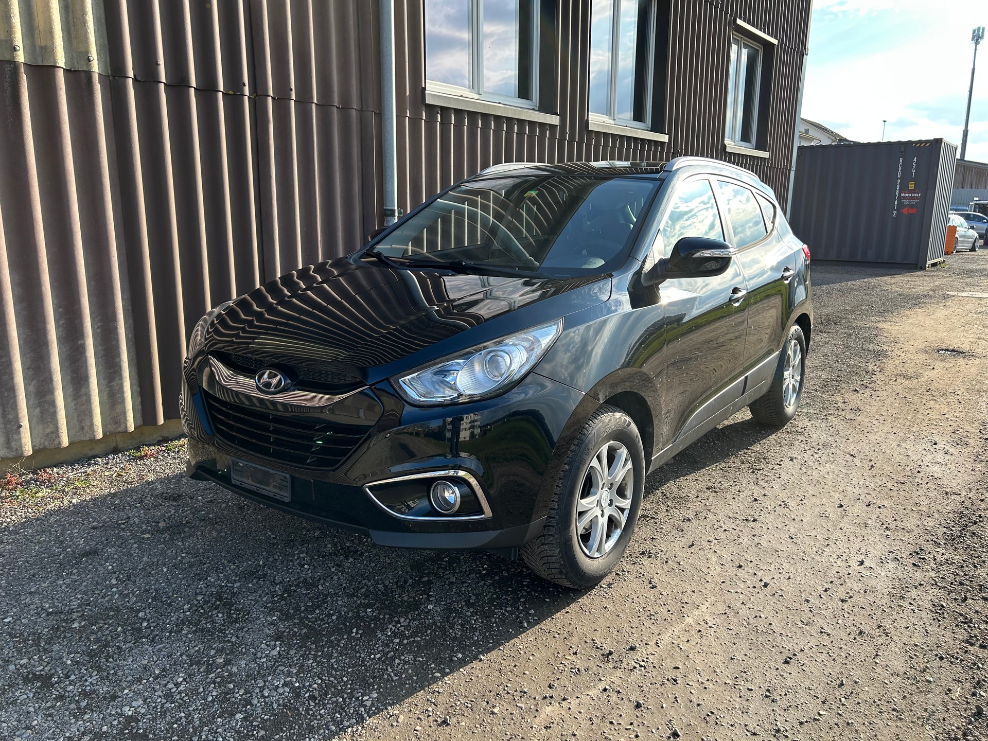 HYUNDAI iX 35 2.0 Premium 4WD-image-3