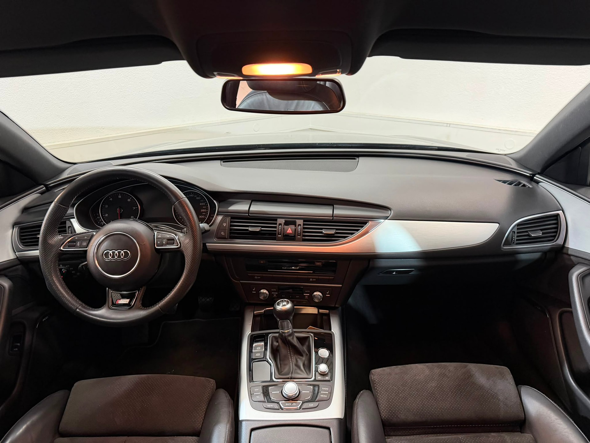 AUDI A6 Limousine 2.0 TFSI S-Line-image-7