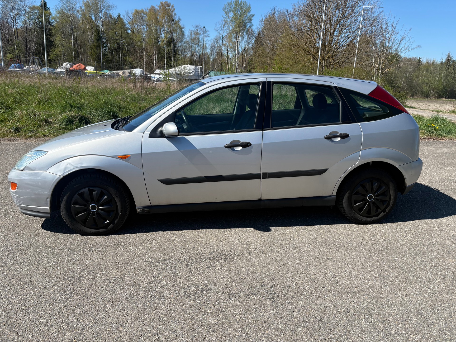 FORD Focus 1.6i 16V Ghia-image-3