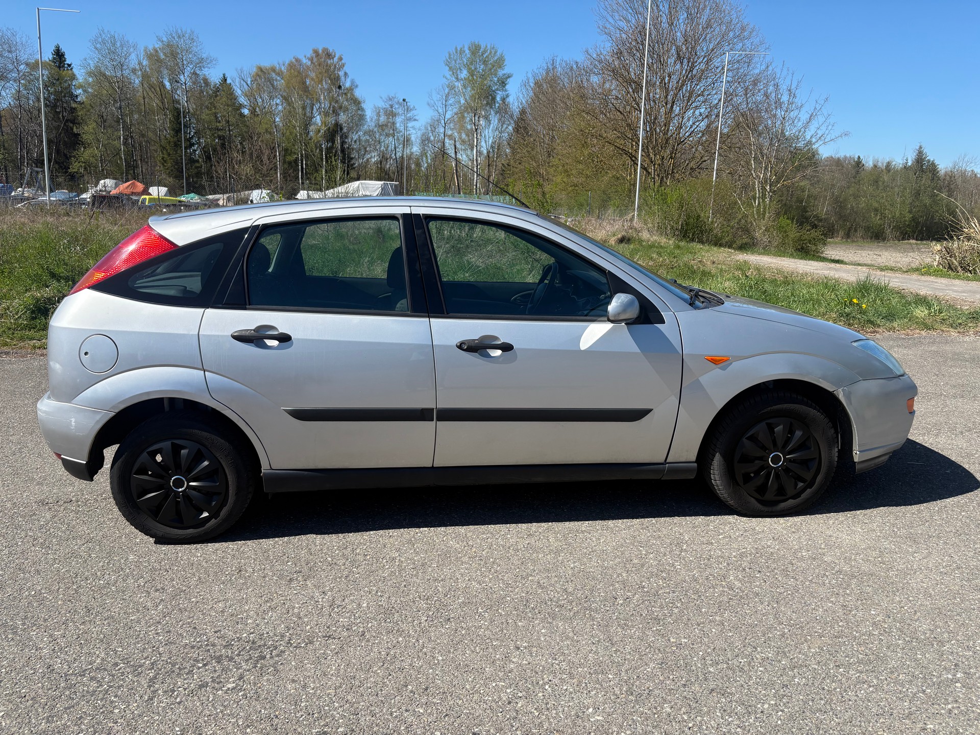 FORD Focus 1.6i 16V Ghia-image-4