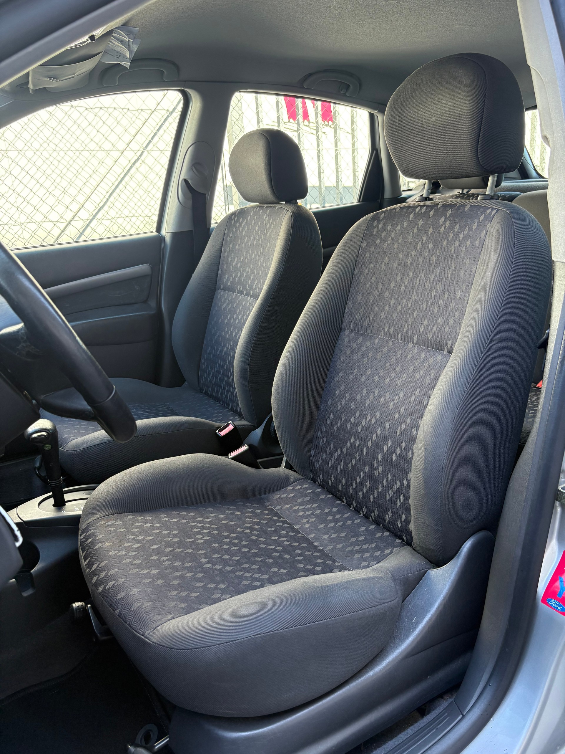 FORD Focus 1.6i 16V Ghia-image-10