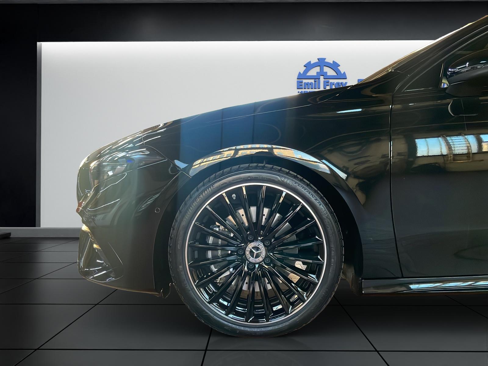 MERCEDES-BENZ A 220 4MATIC AMG Line-image-9