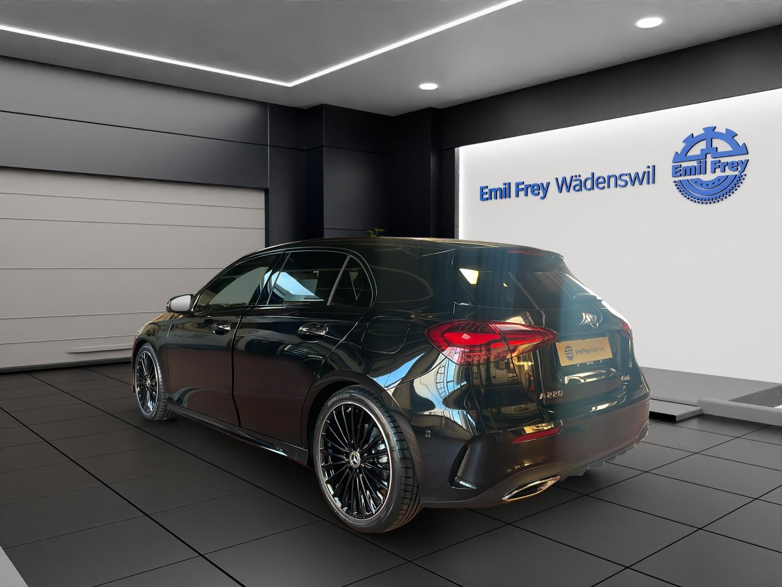 MERCEDES-BENZ A 220 4MATIC AMG Line-image-2