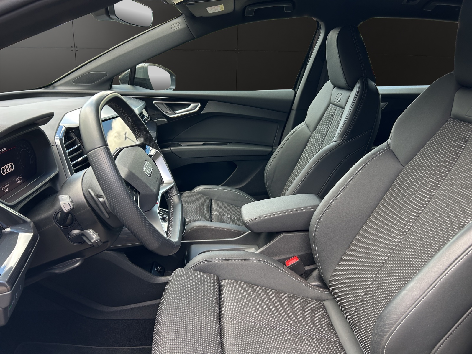 AUDI Q4 e-tron 35-image-8