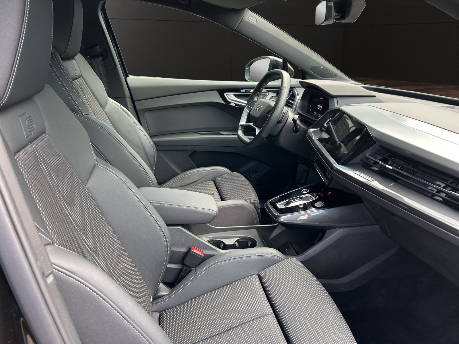 AUDI Q4 e-tron 35-image-15