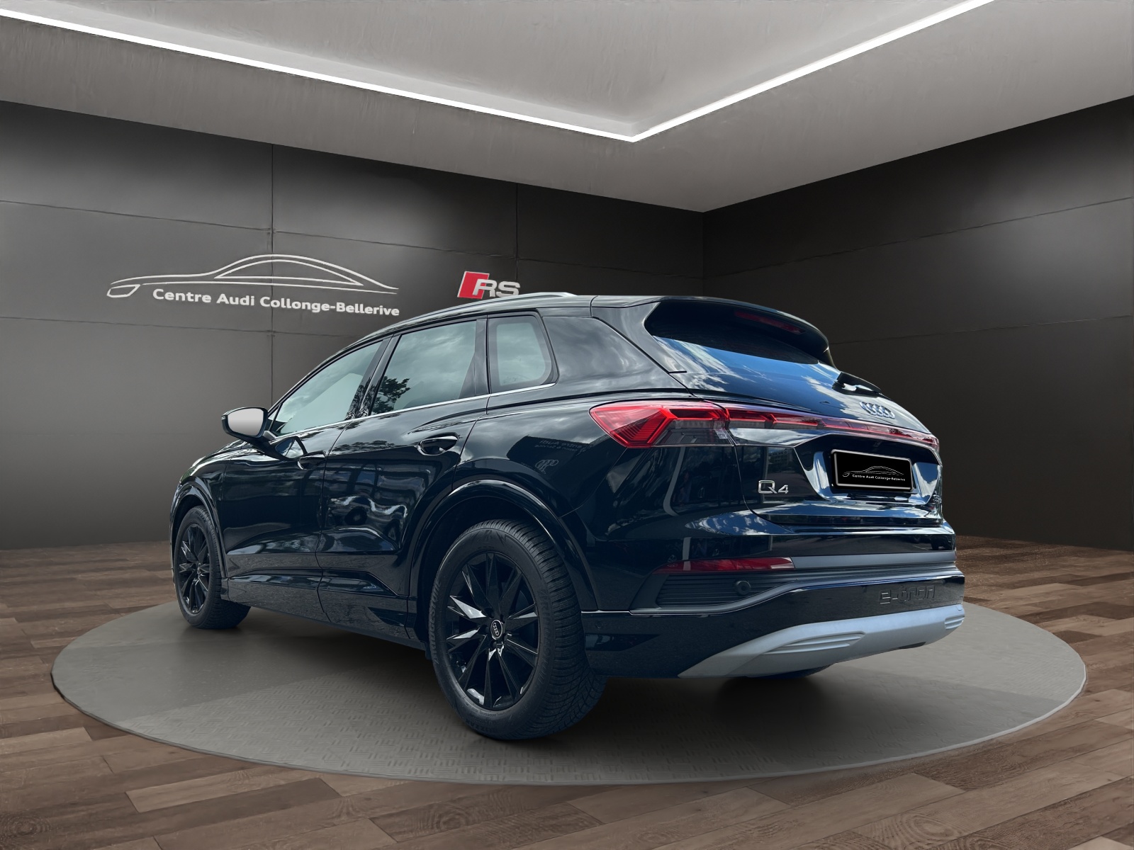AUDI Q4 e-tron 35-showroom-element-3