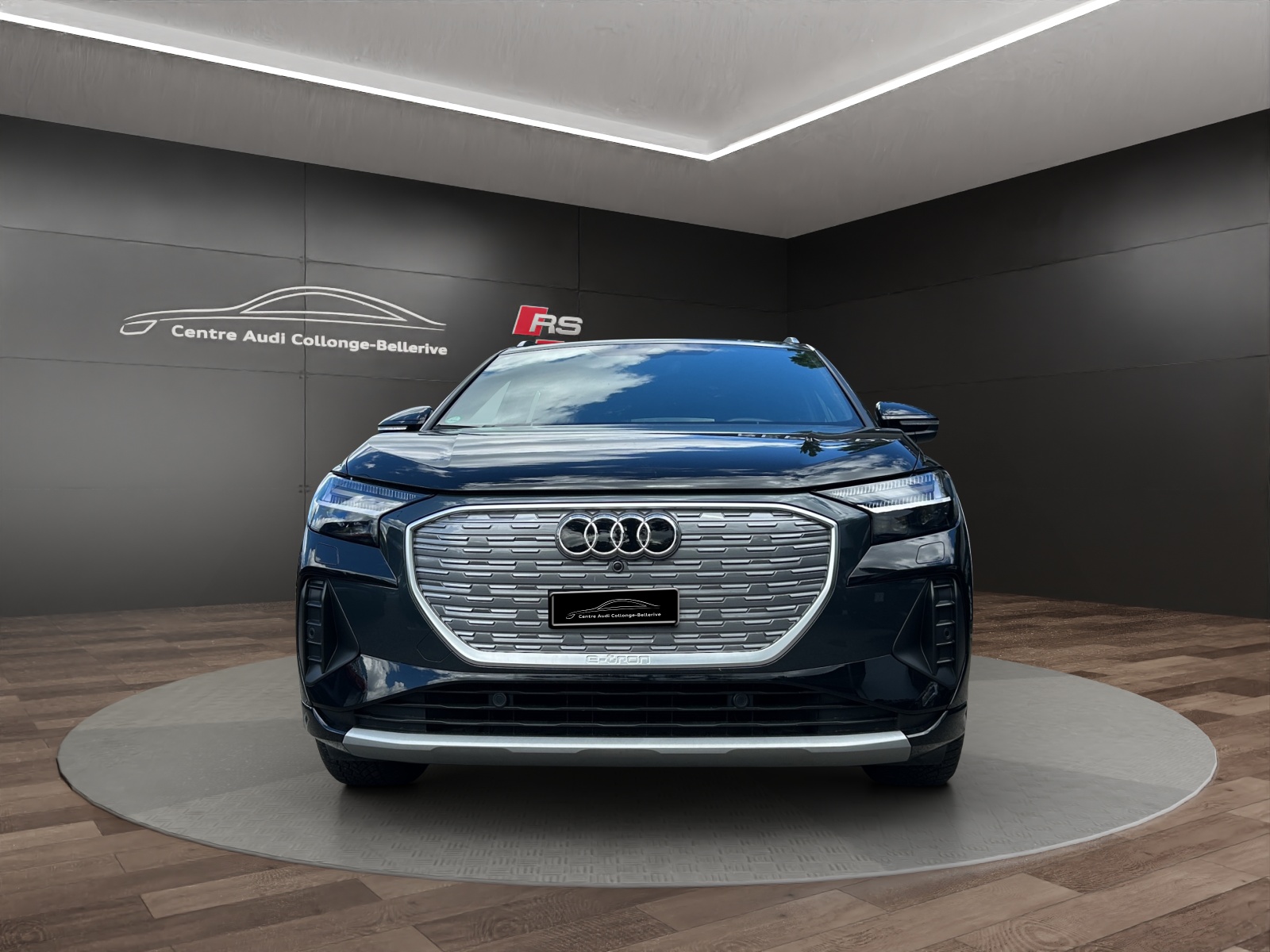 AUDI Q4 e-tron 35-showroom-element-1