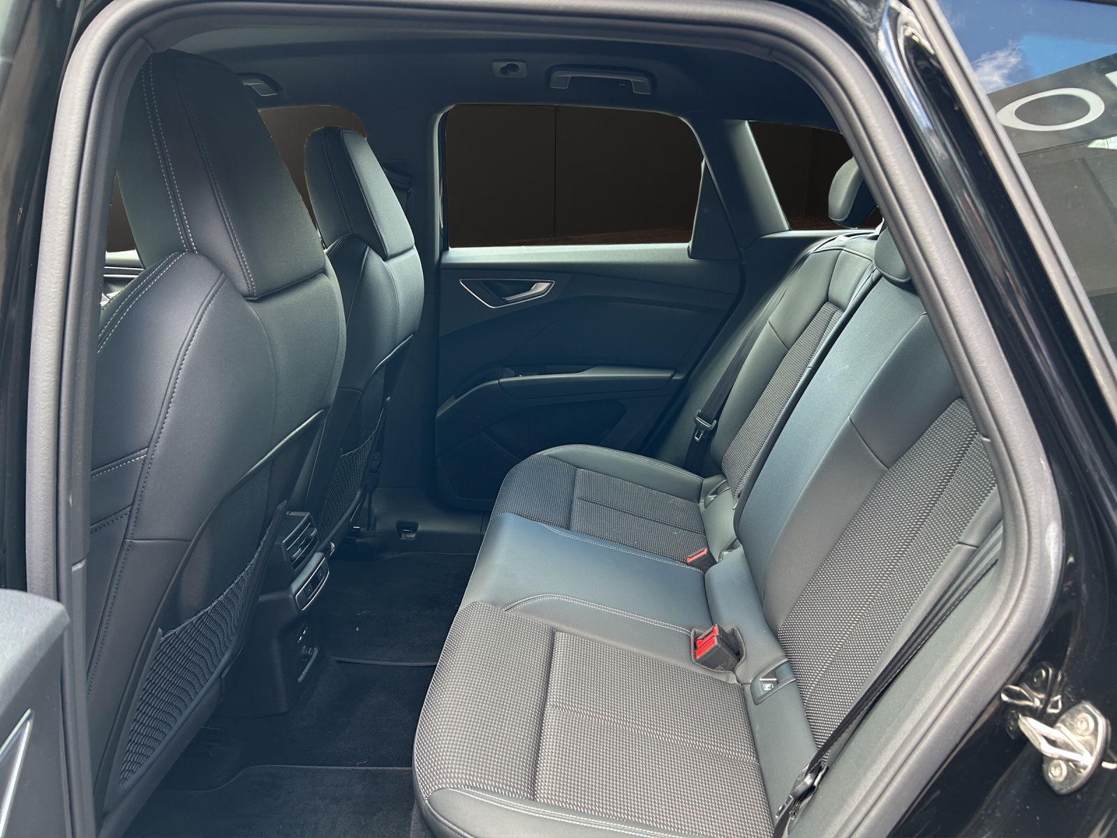 AUDI Q4 e-tron 35-image-11