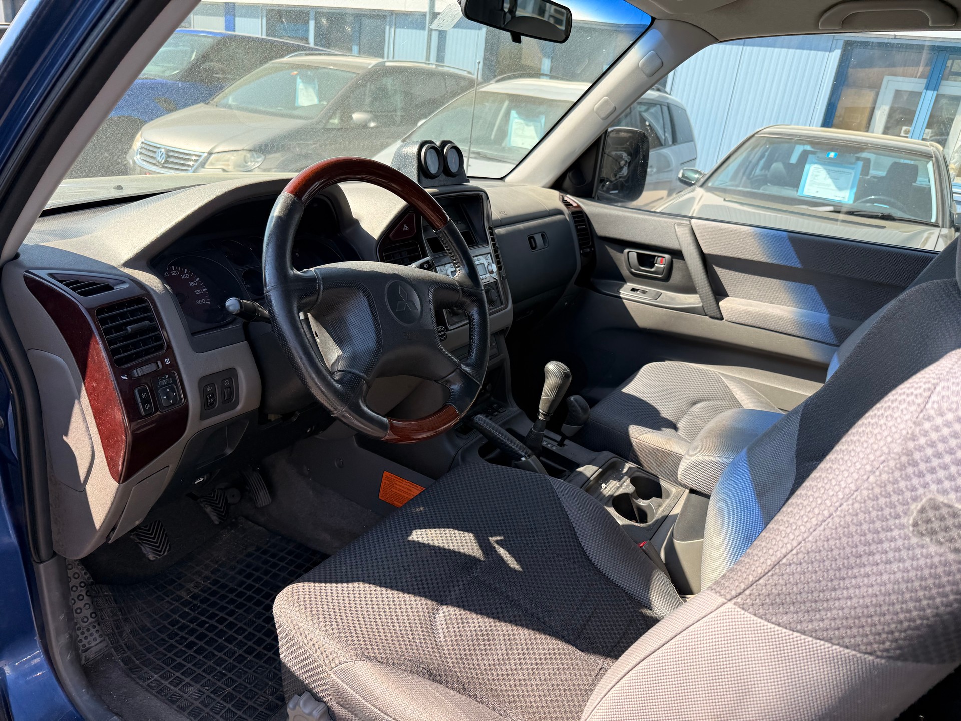 MITSUBISHI Pajero 3.2 DI-D Edition-image-6