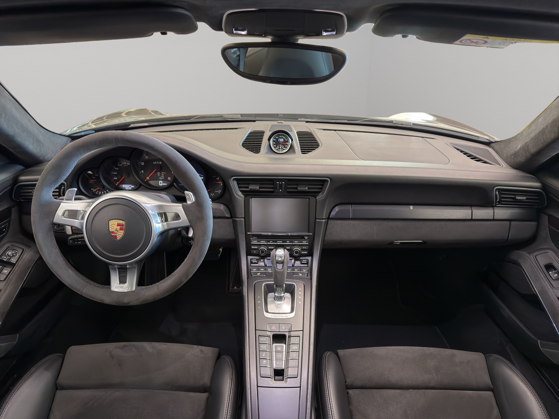PORSCHE 911 Carrera 4 GTS PDK-image-16