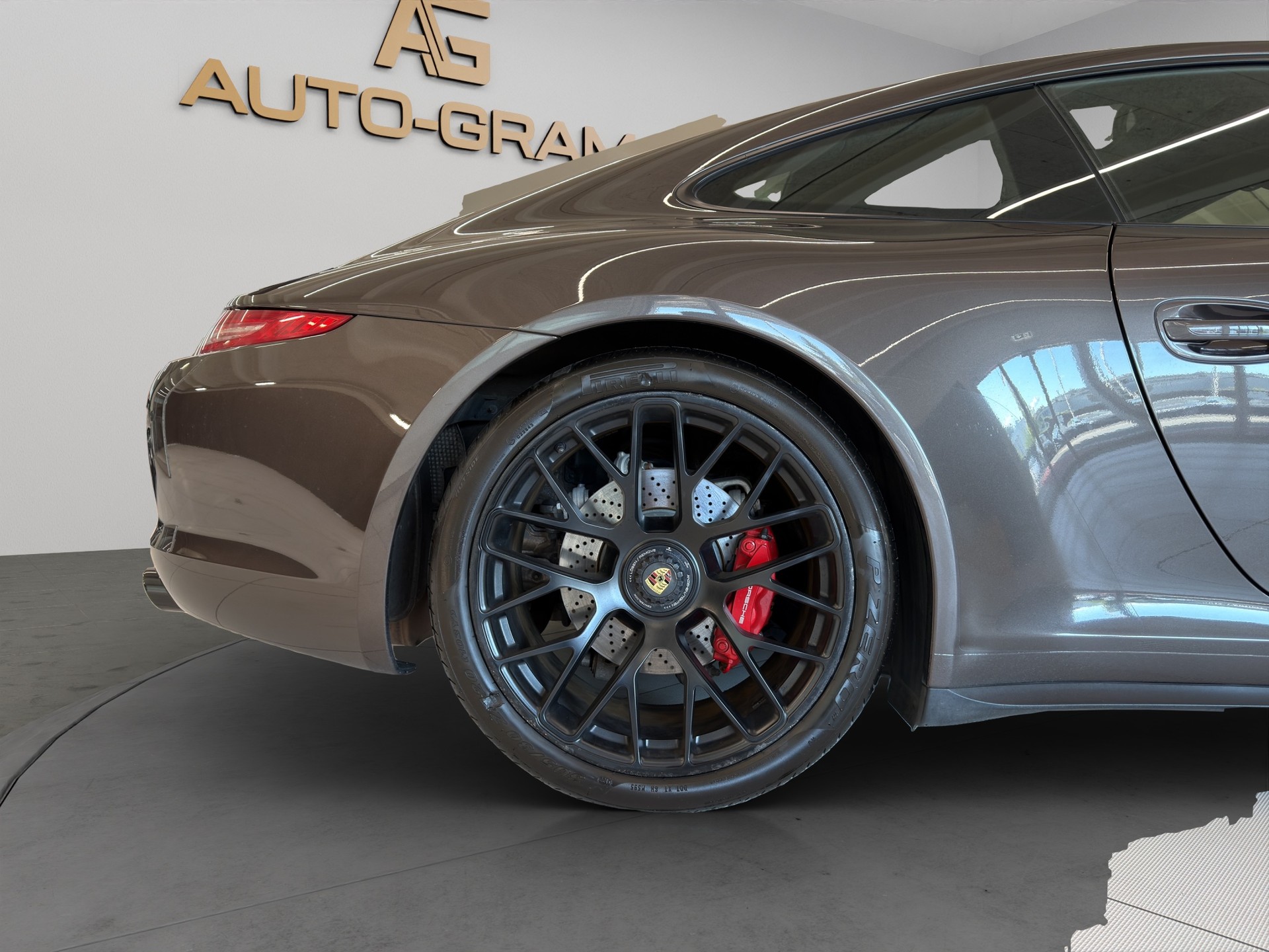 PORSCHE 911 Carrera 4 GTS PDK-image-9