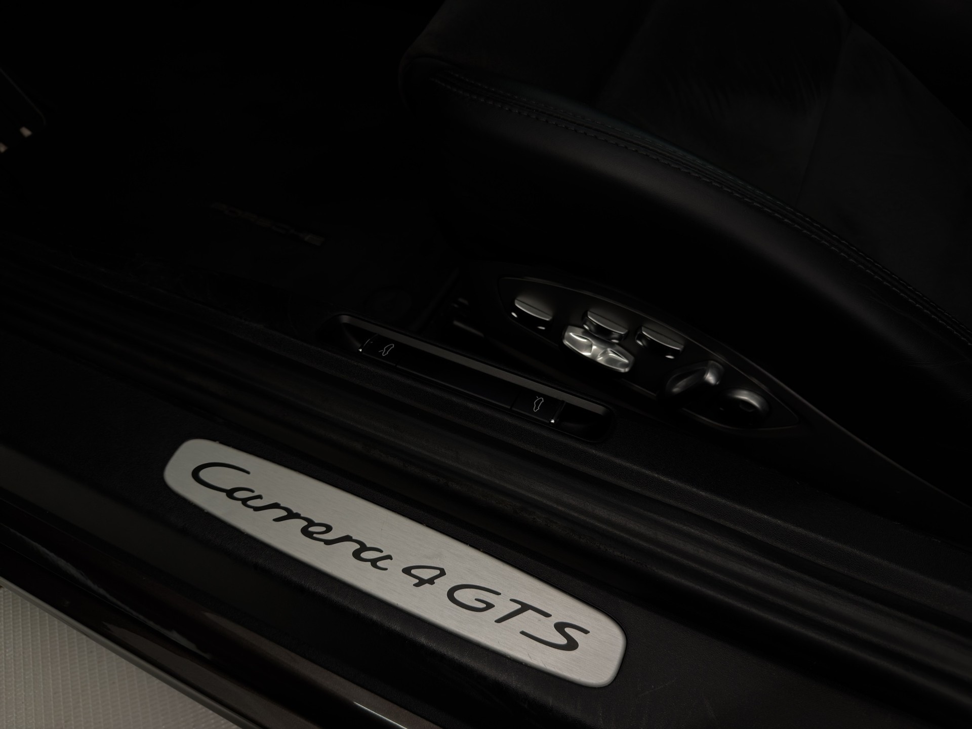 PORSCHE 911 Carrera 4 GTS PDK-image-23
