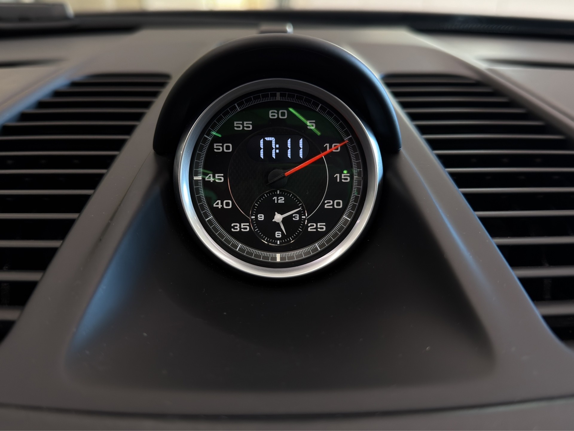 PORSCHE 911 Carrera 4 GTS PDK-image-24