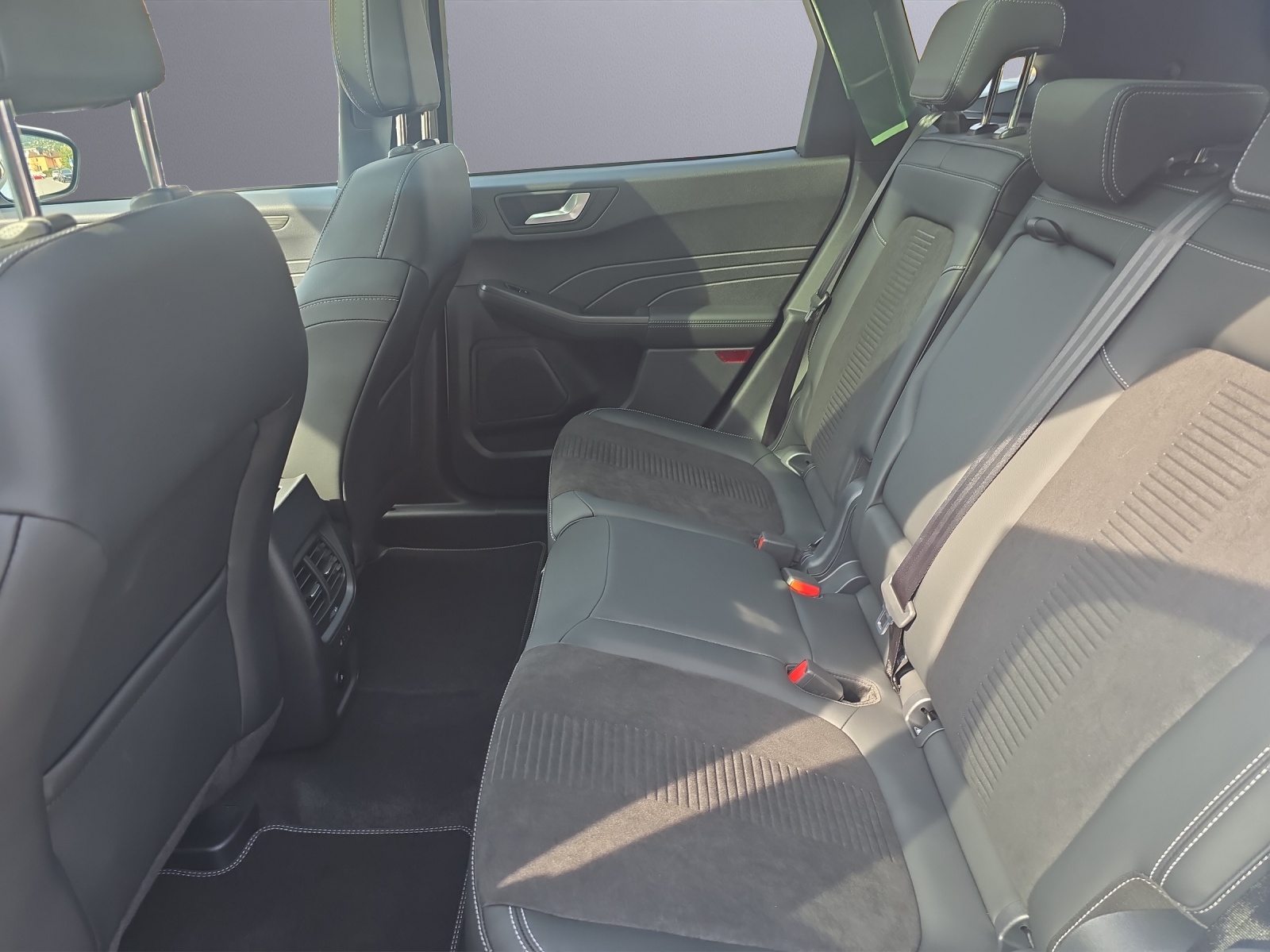 FORD Kuga 2.5 Plug-in Hybrid Active-image-7