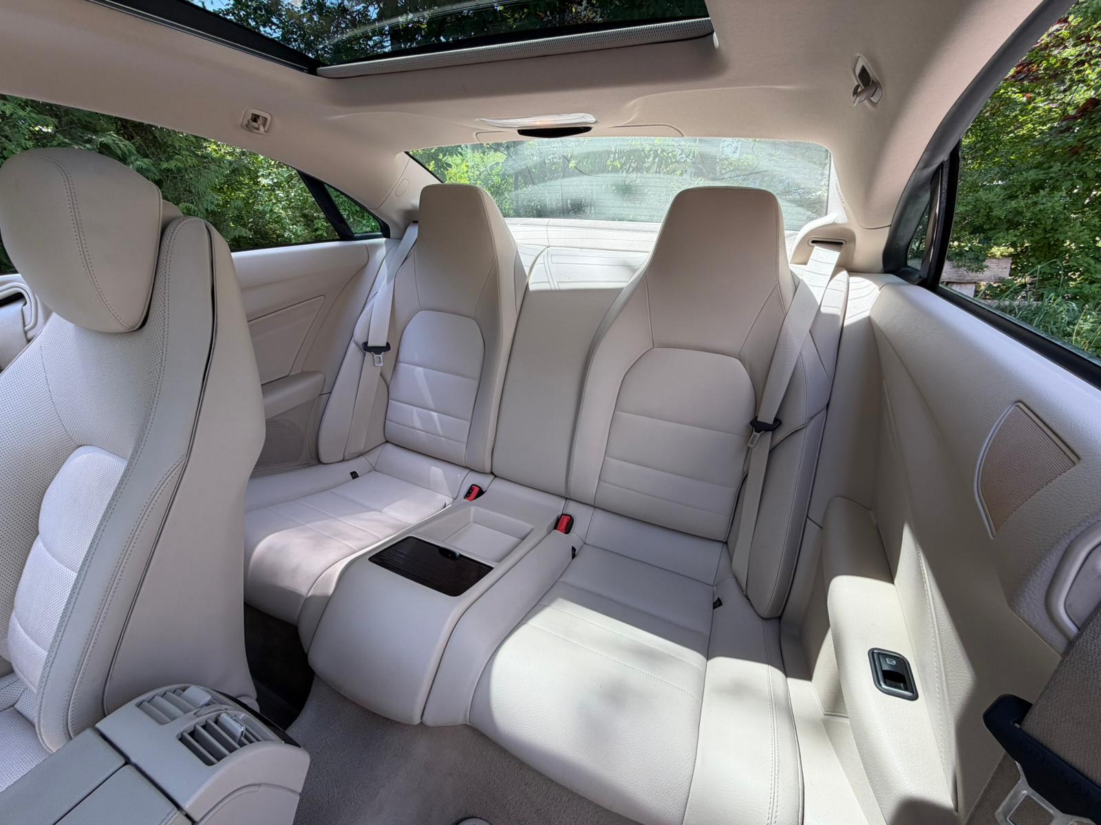 MERCEDES-BENZ E 350 4Matic AMG Line 7G-Tronic-image-13