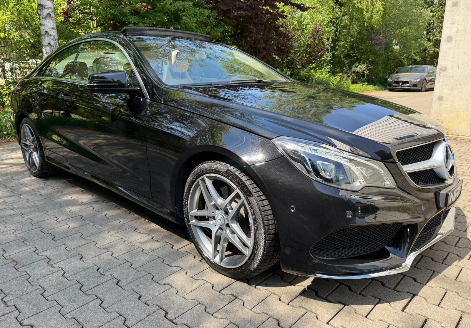 MERCEDES-BENZ E 350 4Matic AMG Line 7G-Tronic-image-6