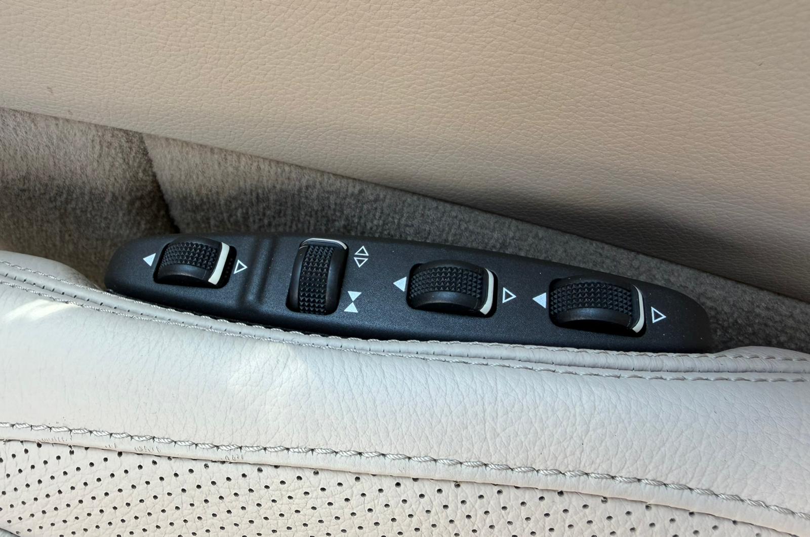 MERCEDES-BENZ E 350 4Matic AMG Line 7G-Tronic-image-18