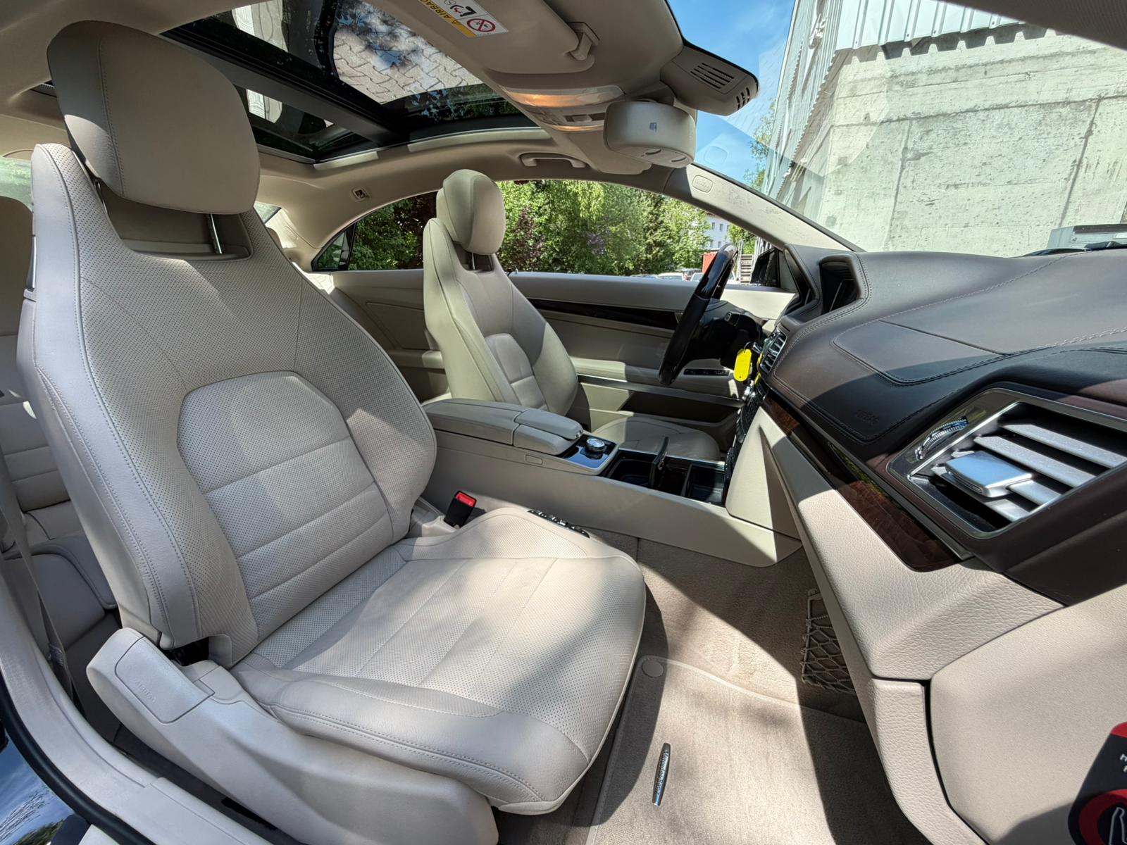 MERCEDES-BENZ E 350 4Matic AMG Line 7G-Tronic-image-17