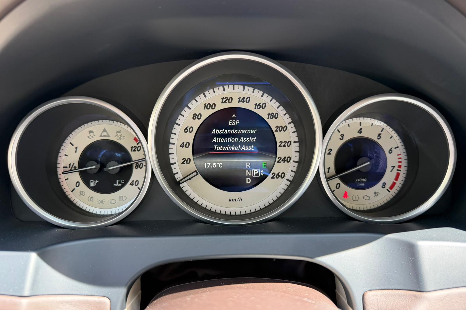 MERCEDES-BENZ E 350 4Matic AMG Line 7G-Tronic-image-26