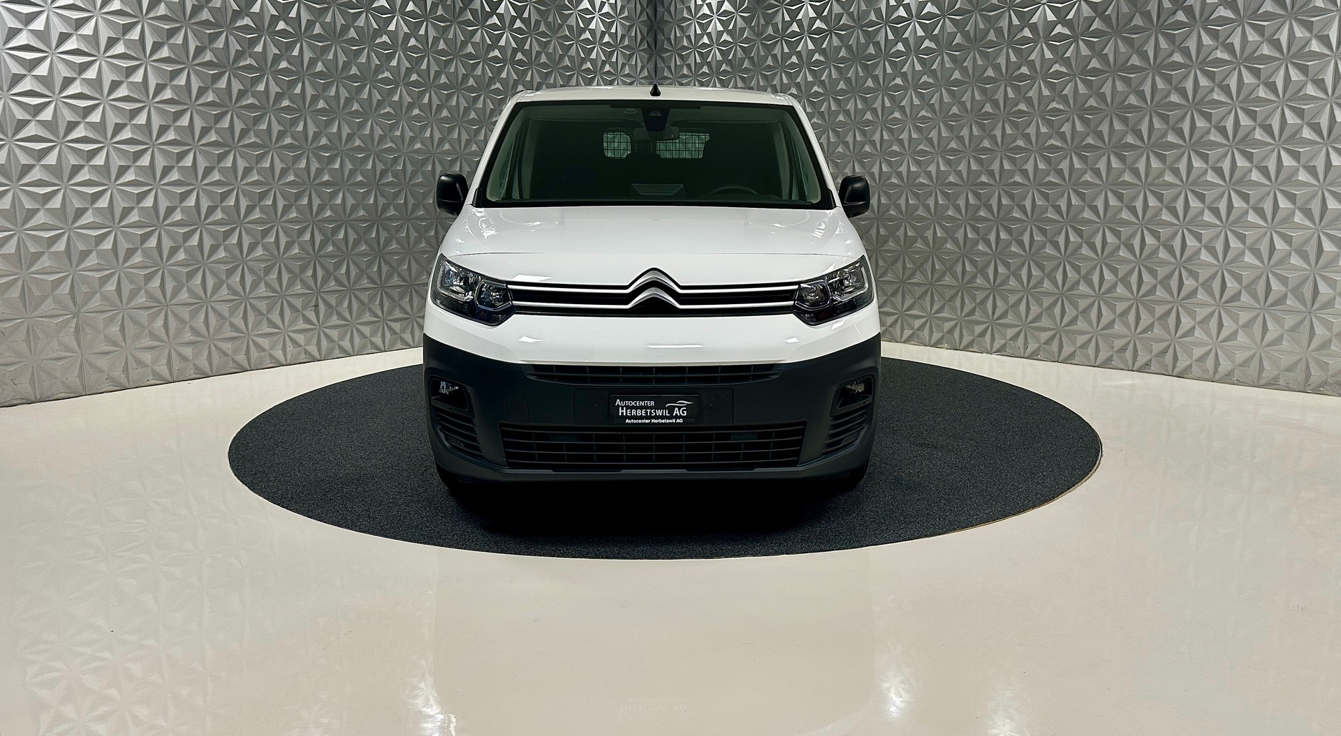 CITROEN Berlingo Van 1.2 Pure Tech 130 s/s Club EAT8 1000kg-showroom-element-1