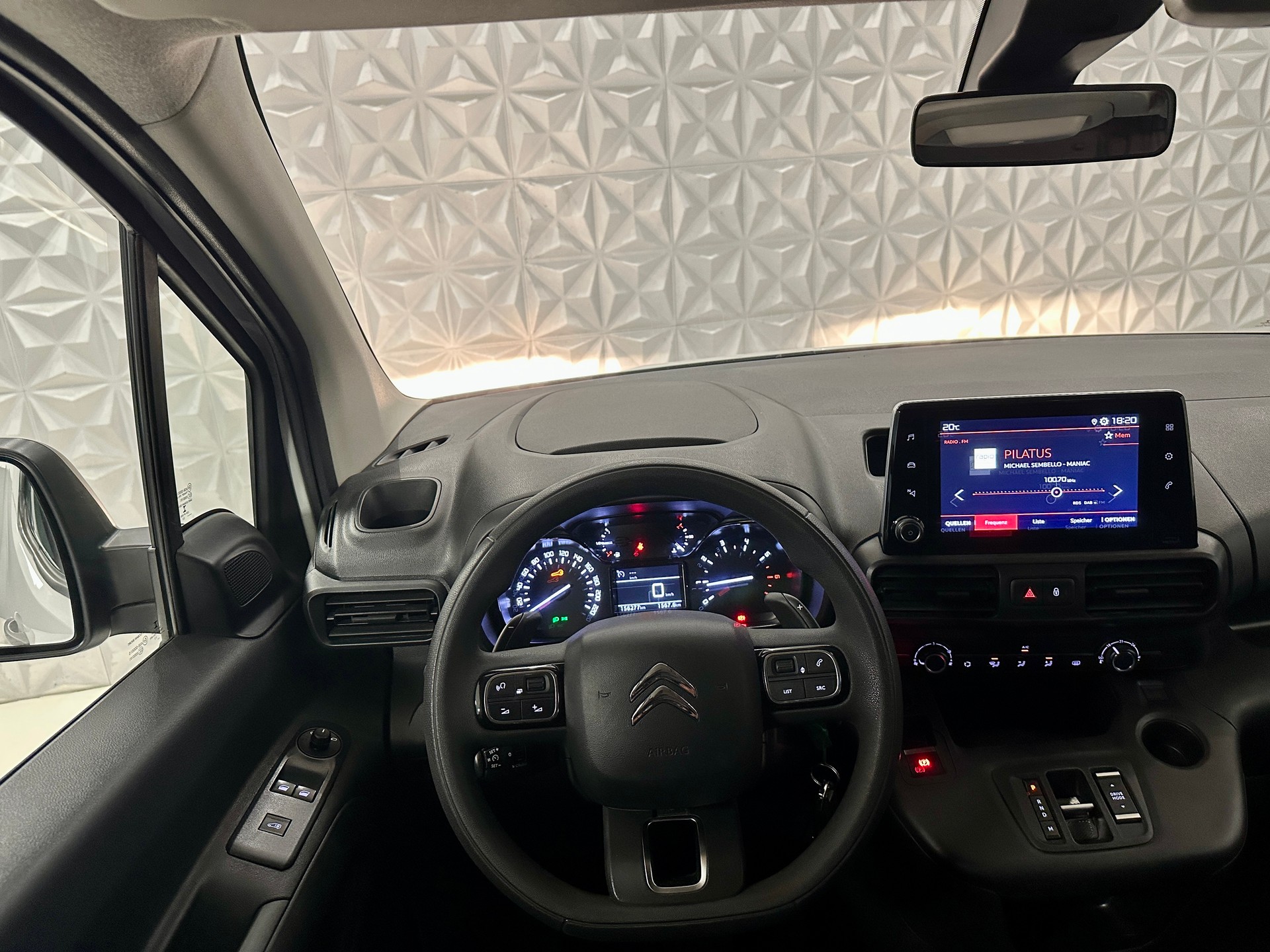 CITROEN Berlingo Van 1.2 Pure Tech 130 s/s Club EAT8 1000kg-image-19