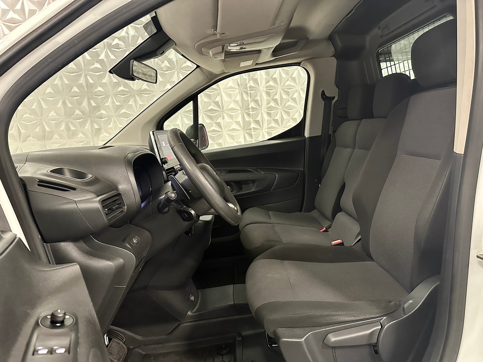 CITROEN Berlingo Van 1.2 Pure Tech 130 s/s Club EAT8 1000kg-image-15