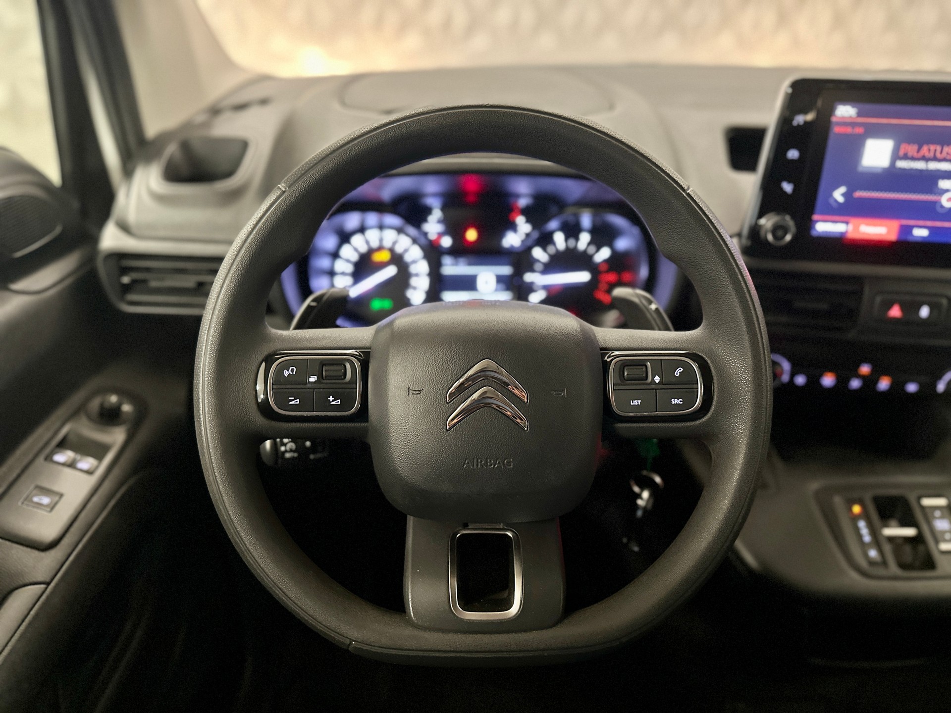 CITROEN Berlingo Van 1.2 Pure Tech 130 s/s Club EAT8 1000kg-image-18