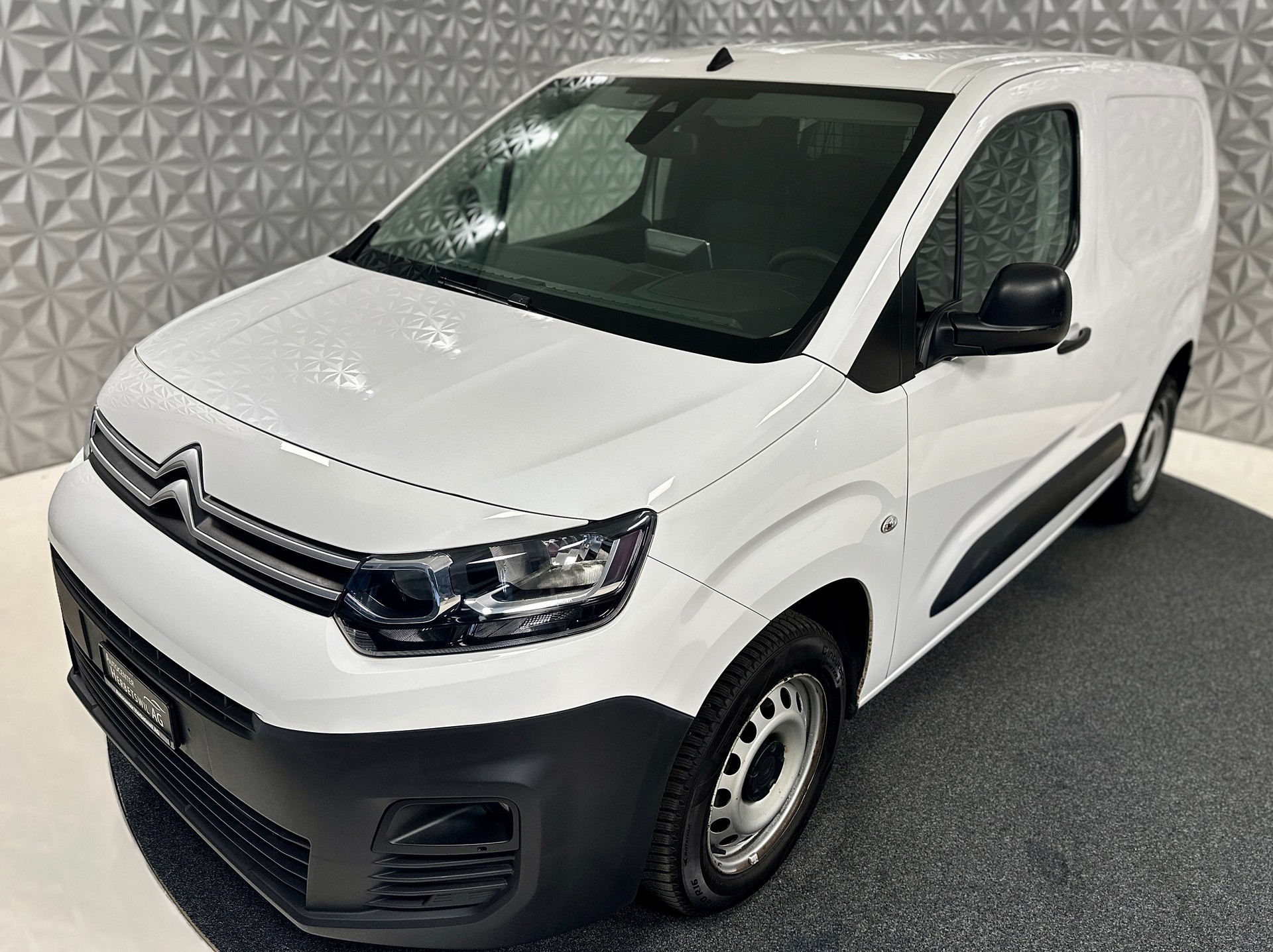 CITROEN Berlingo Van 1.2 Pure Tech 130 s/s Club EAT8 1000kg-image-8