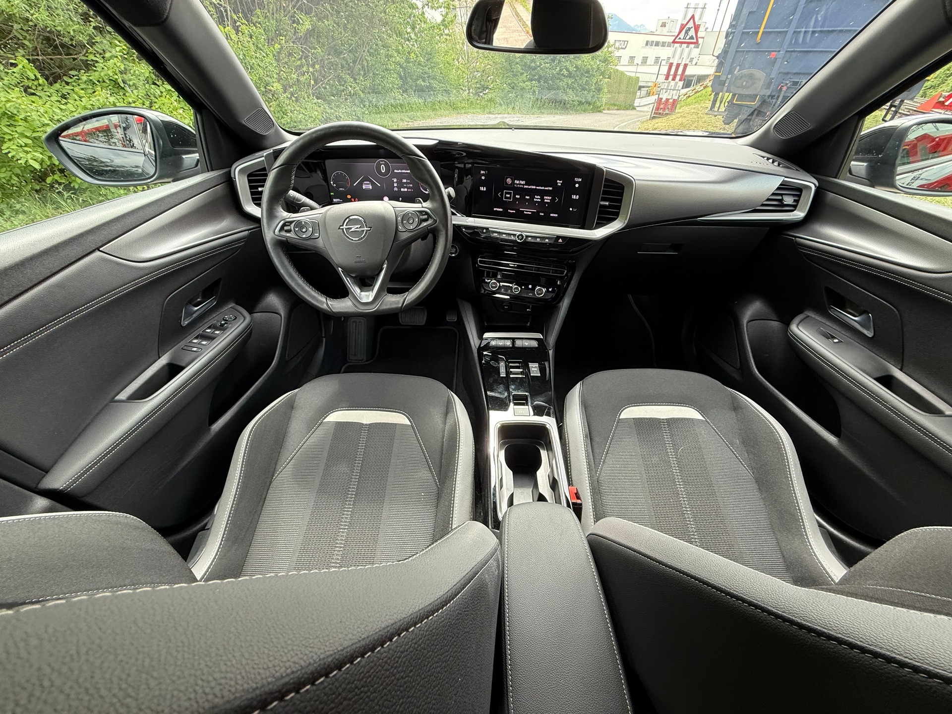 OPEL Mokka 1.2 Direct Injection Turbo Ultimate Aut.-image-9