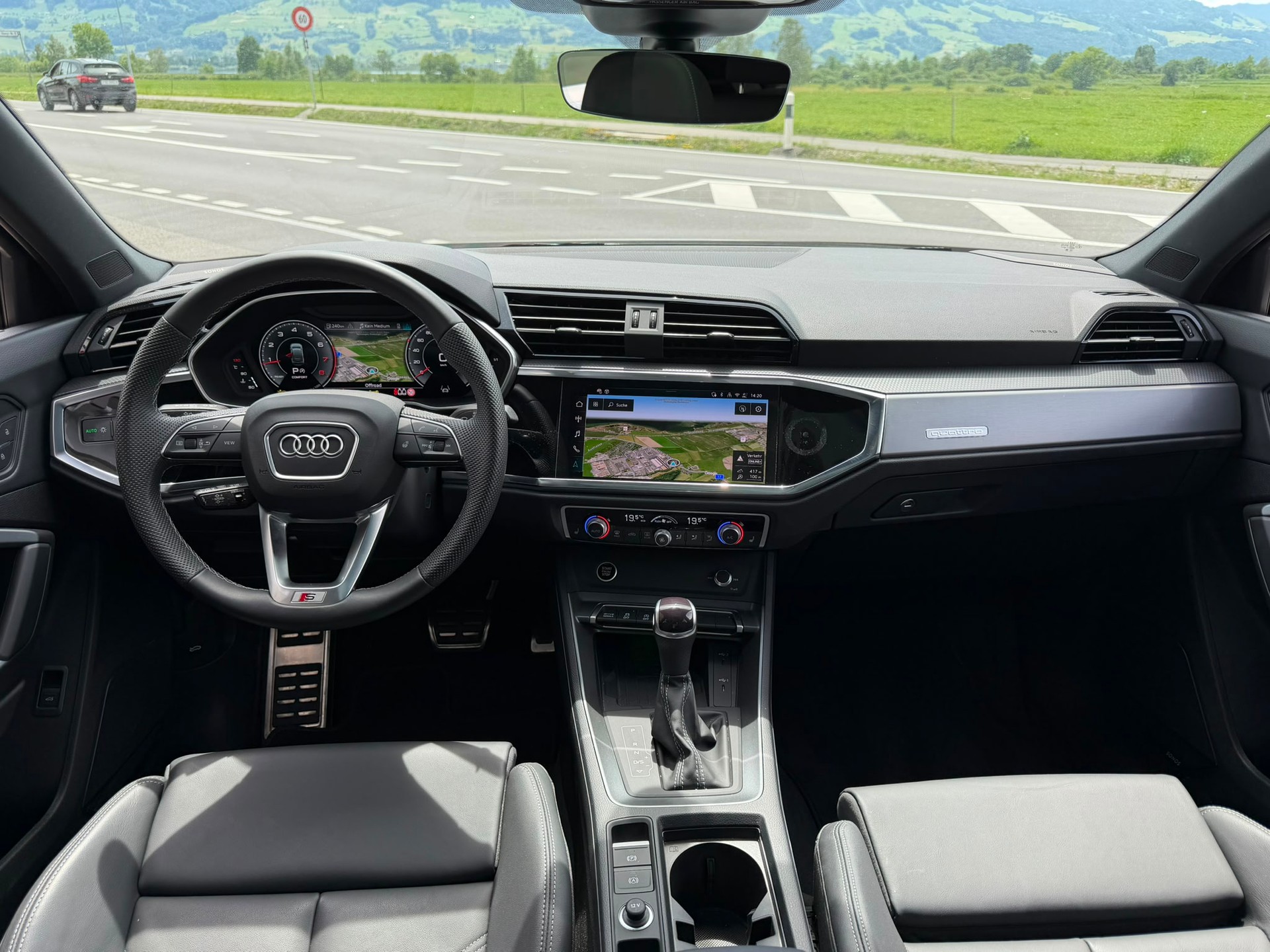 AUDI Q3 Sportback S line 40 TFSI quattro S tronic-image-8