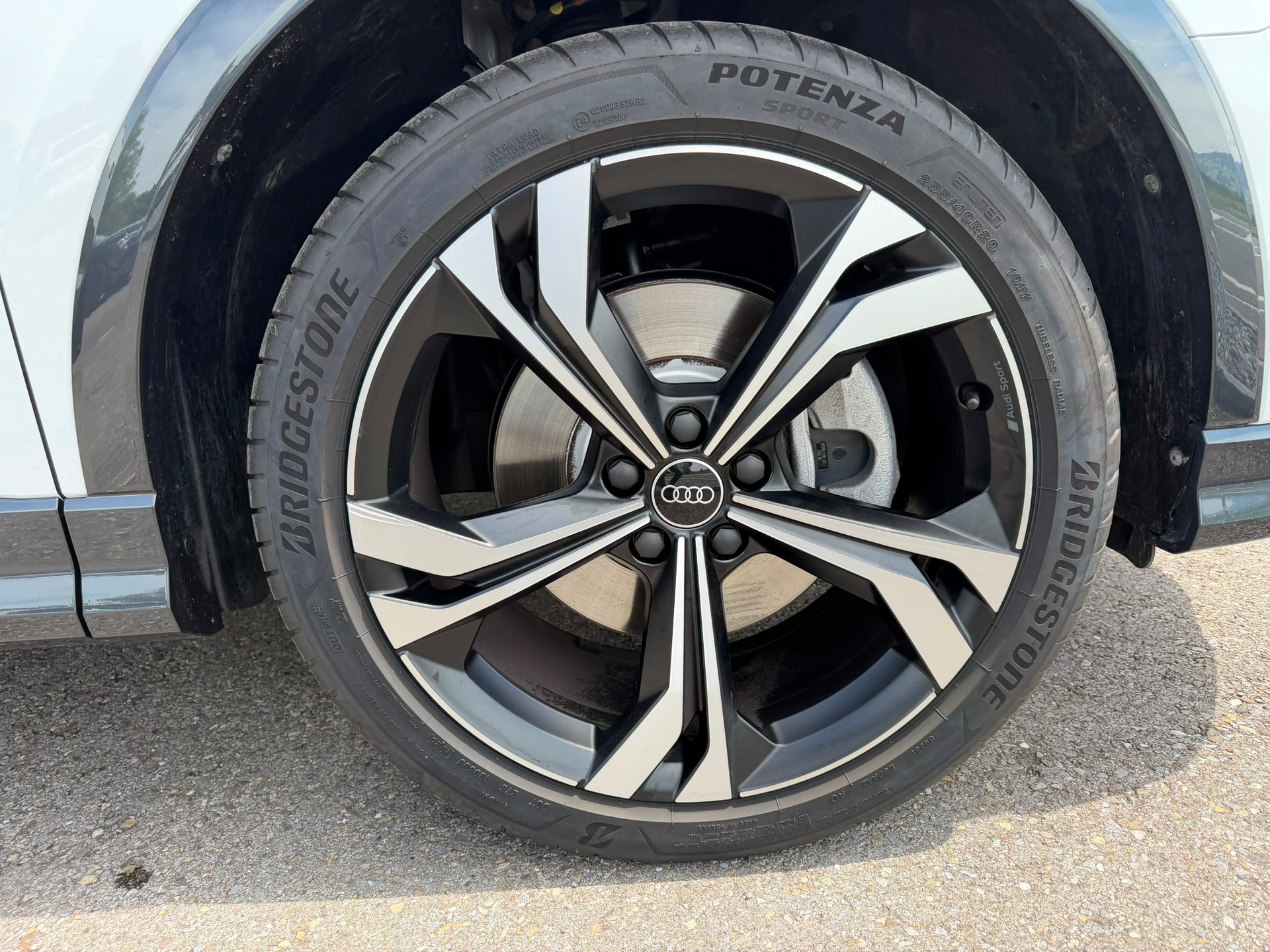 AUDI Q3 Sportback S line 40 TFSI quattro S tronic-image-12