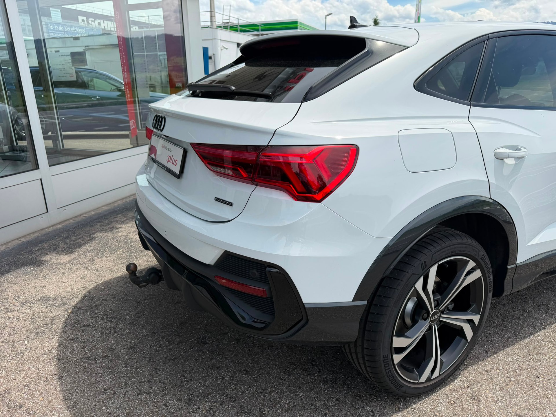 AUDI Q3 Sportback S line 40 TFSI quattro S tronic-image-5