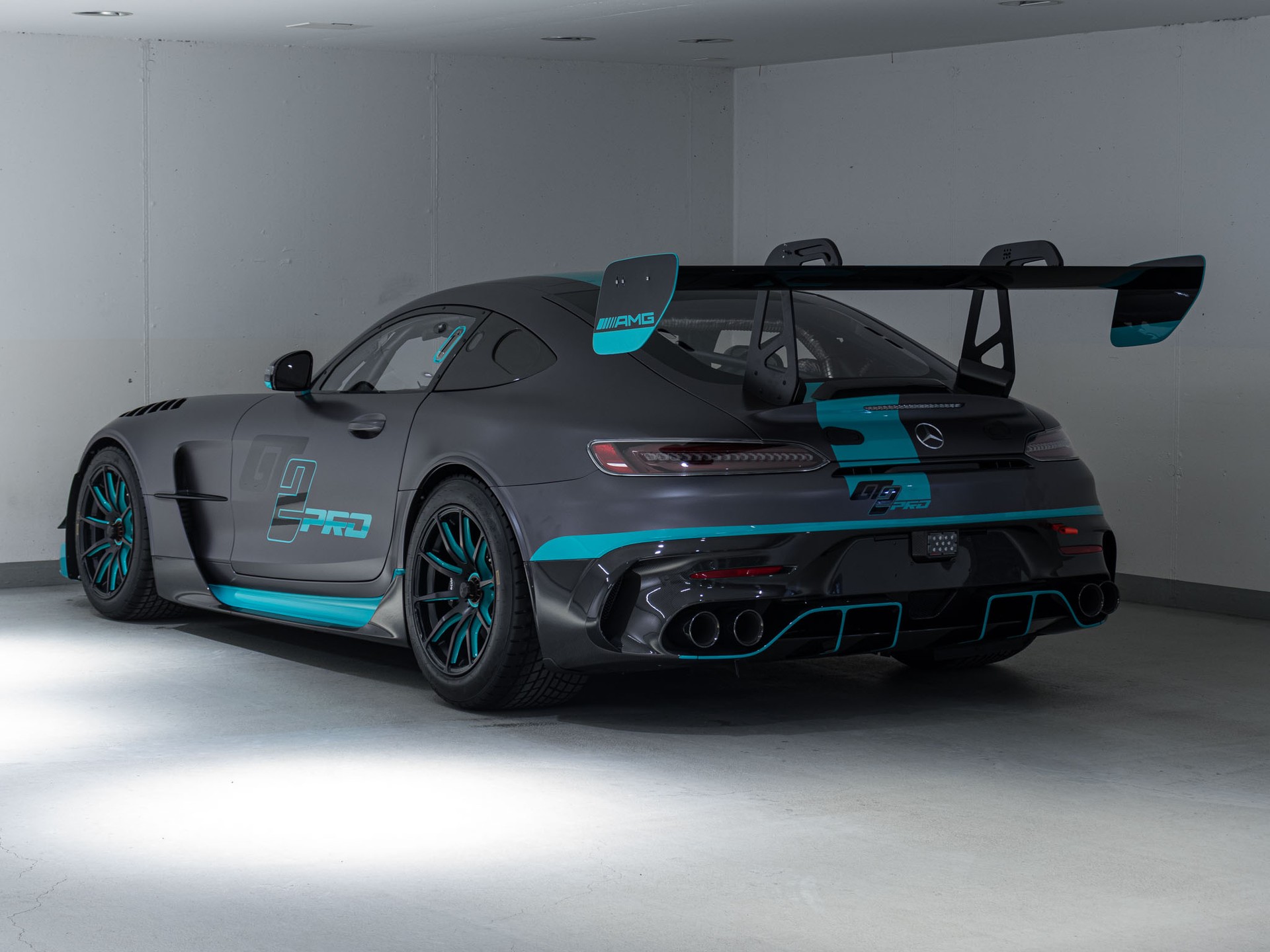 MERCEDES-BENZ AMG GT 2 PRO-image-3